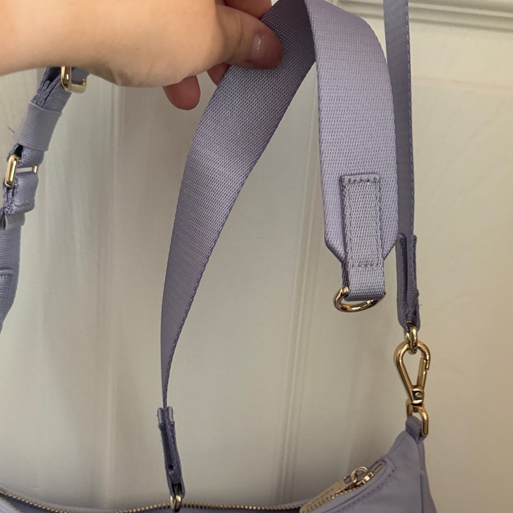 Lululemon City Essentials Small Shoulder Bag 3L - Picture 4 of 5
